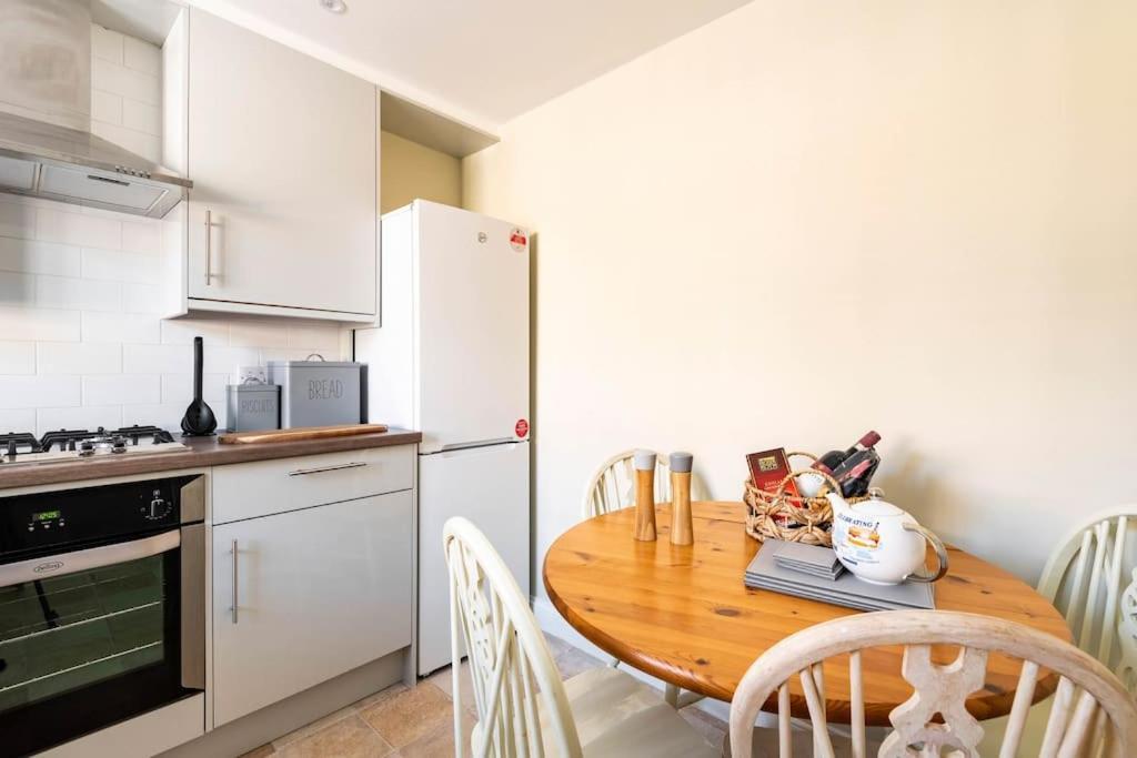 Central Village Cottage, The Corders Moreton-in-Marsh Buitenkant foto